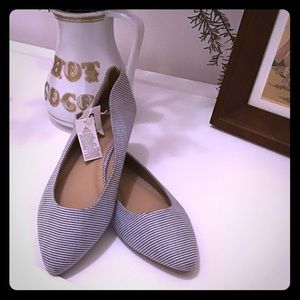 Old Navy flats, size 9, NWT.